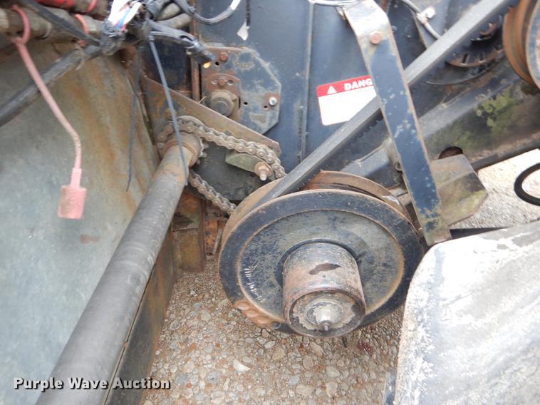 image for item FH9335 1982 Gleaner F2 combine