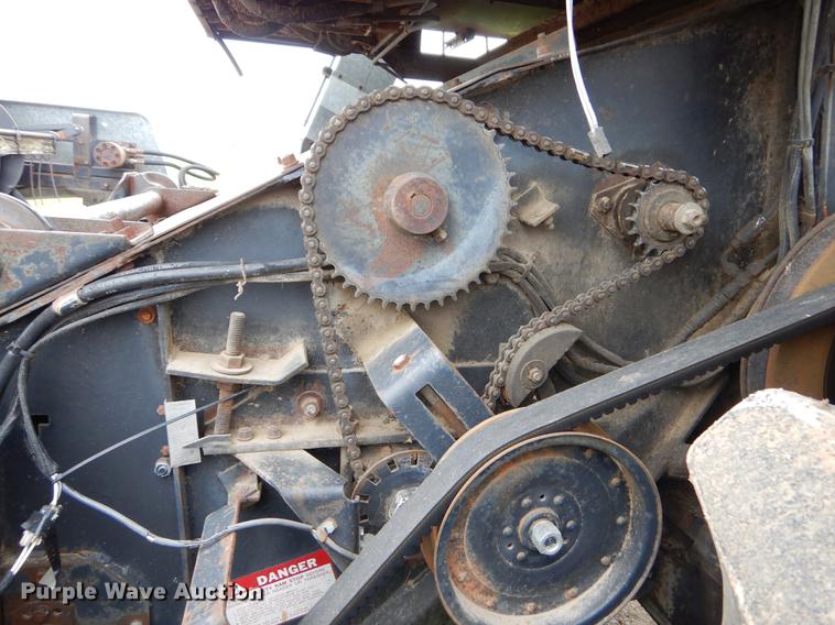 image for item FH9335 1982 Gleaner F2 combine