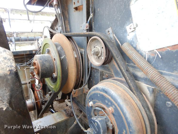 image for item FH9335 1982 Gleaner F2 combine