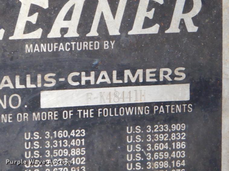 image for item FH9335 1982 Gleaner F2 combine