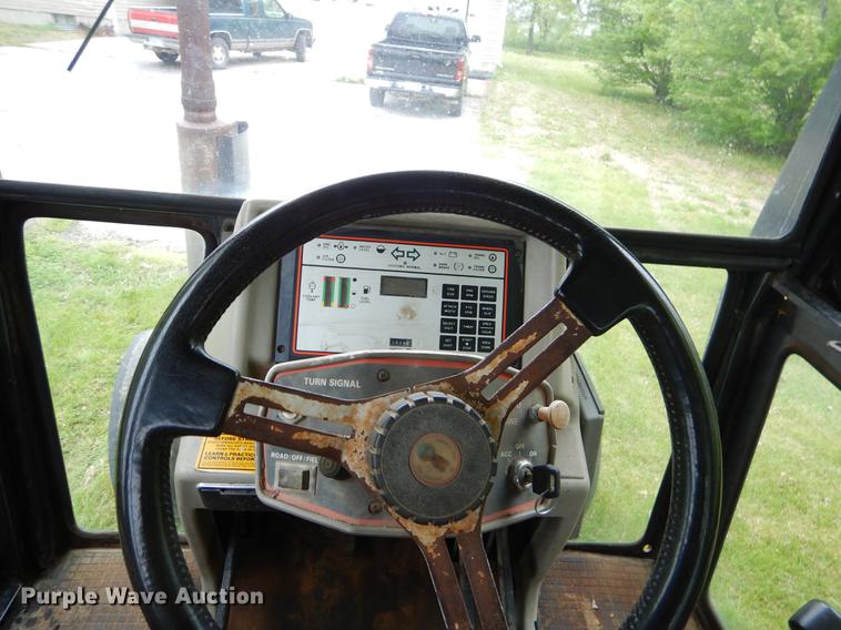 image for item FH9337 Case 2094 tractor