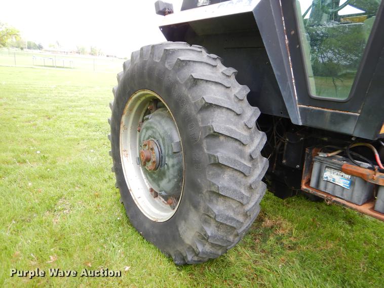 image for item FH9337 Case 2094 tractor