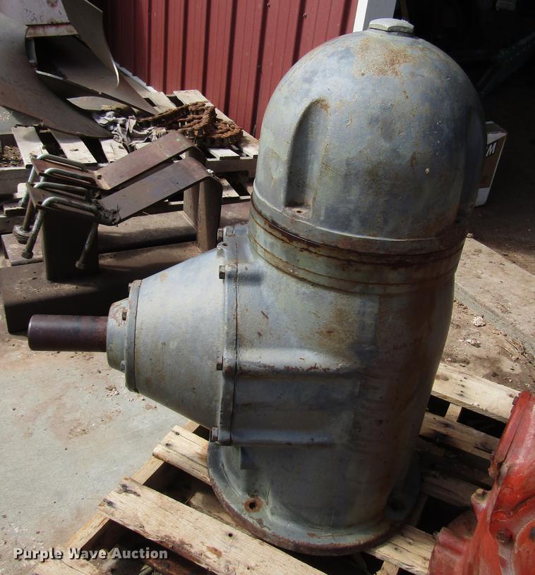 (2) irrigation gear heads in Sunray, TX Item FJ9666 sold Purple Wave