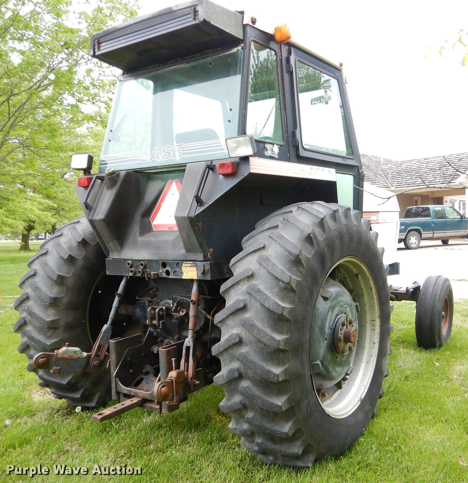 Case 2094 tractor in Saint Paul, KS Item FH9337 sold Purple Wave