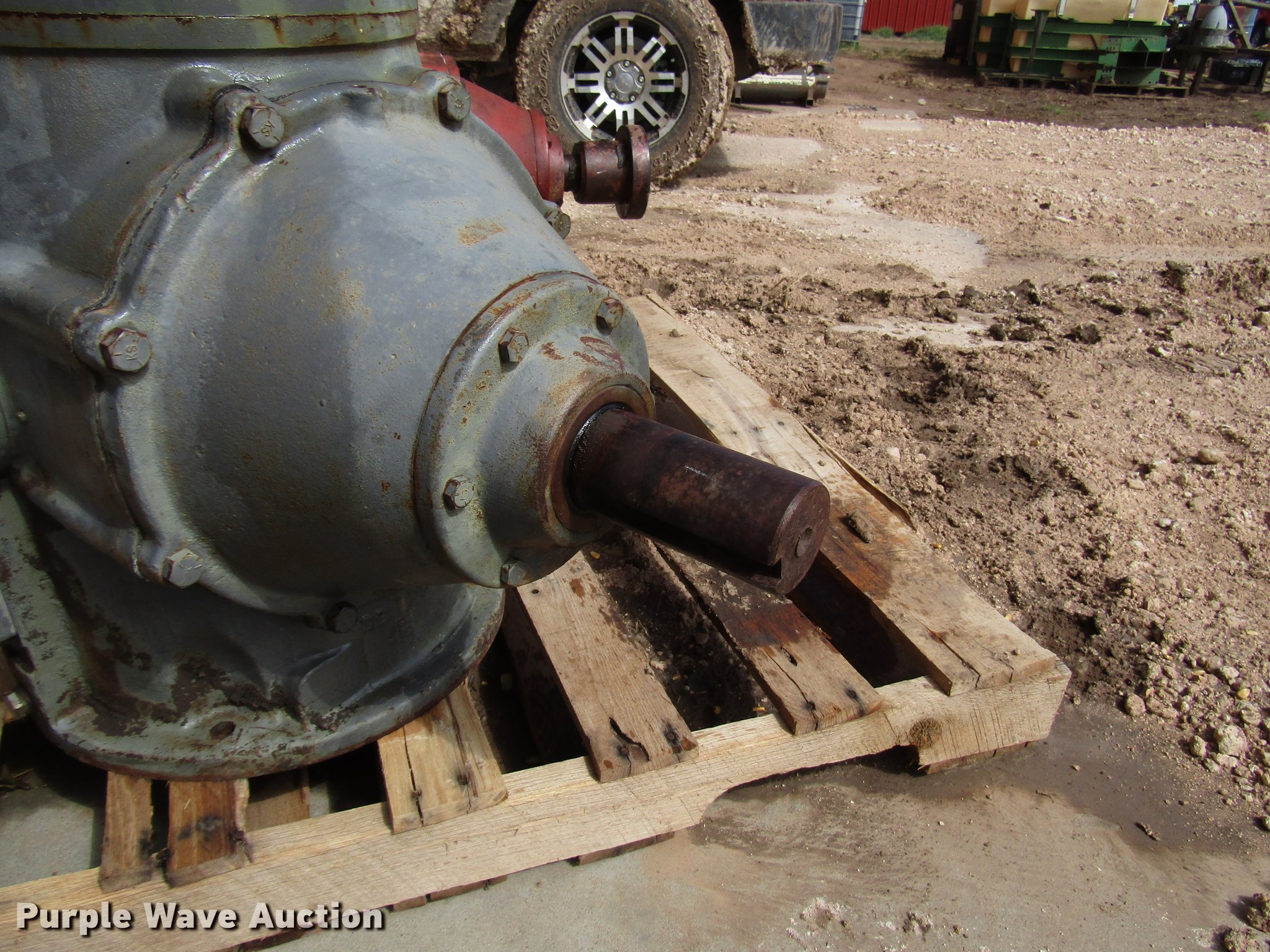 (2) irrigation gear heads in Sunray, TX Item FJ9666 sold Purple Wave