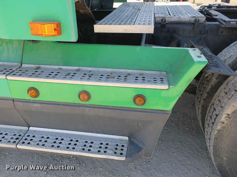 image for item DB8806 1991 Freightliner FLD semi truck