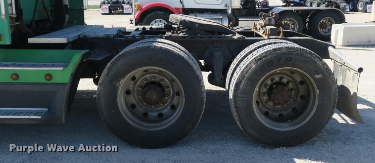 image for item DB8806 1991 Freightliner FLD semi truck