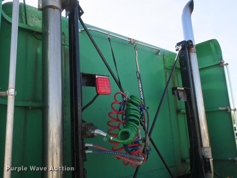 image for item DB8806 1991 Freightliner FLD semi truck