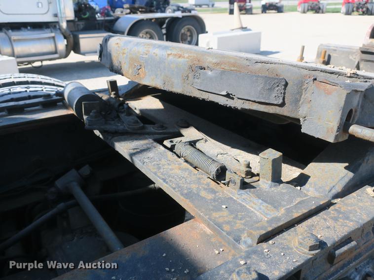 image for item DB8806 1991 Freightliner FLD semi truck