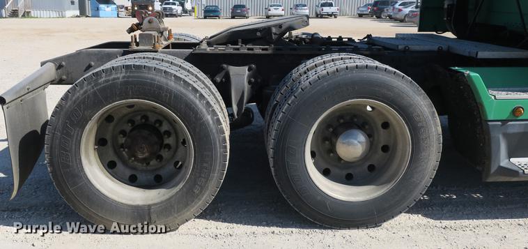 image for item DB8806 1991 Freightliner FLD semi truck