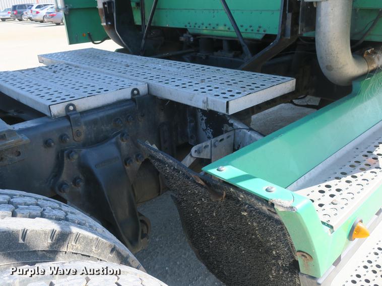 image for item DB8806 1991 Freightliner FLD semi truck