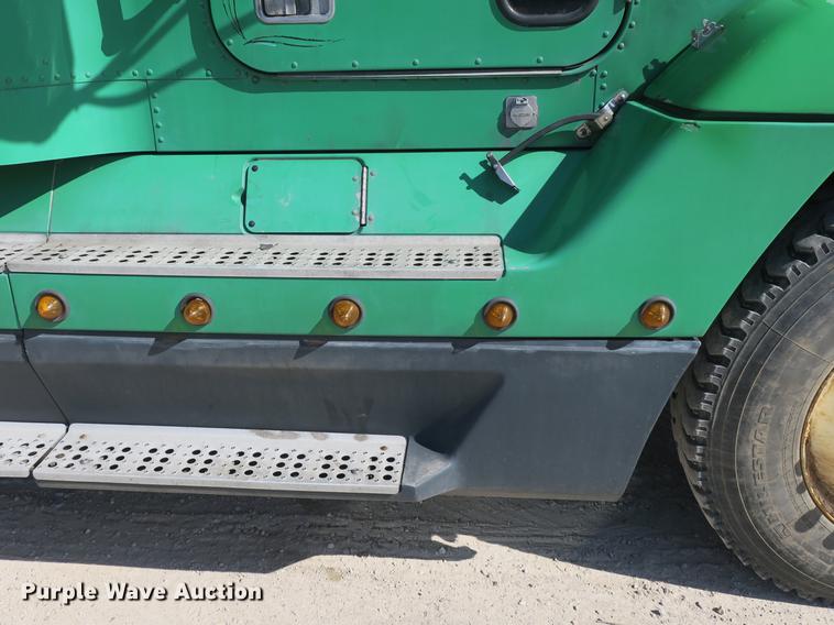 image for item DB8806 1991 Freightliner FLD semi truck