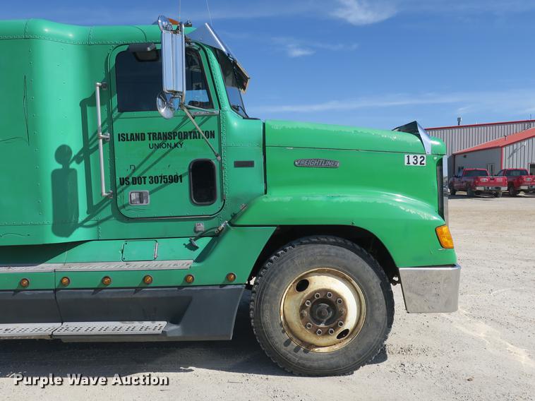 image for item DB8806 1991 Freightliner FLD semi truck