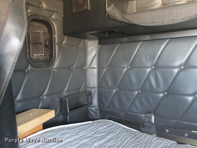 image for item DB8806 1991 Freightliner FLD semi truck