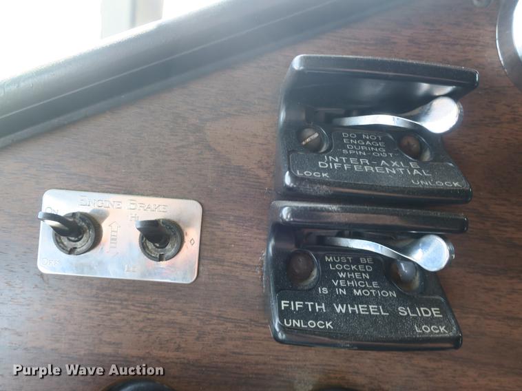 image for item DB8806 1991 Freightliner FLD semi truck