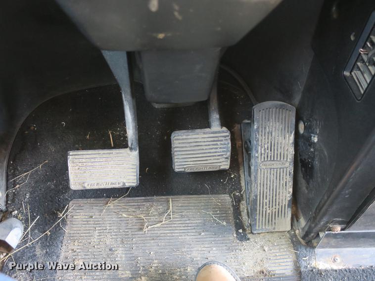 image for item DB8806 1991 Freightliner FLD semi truck