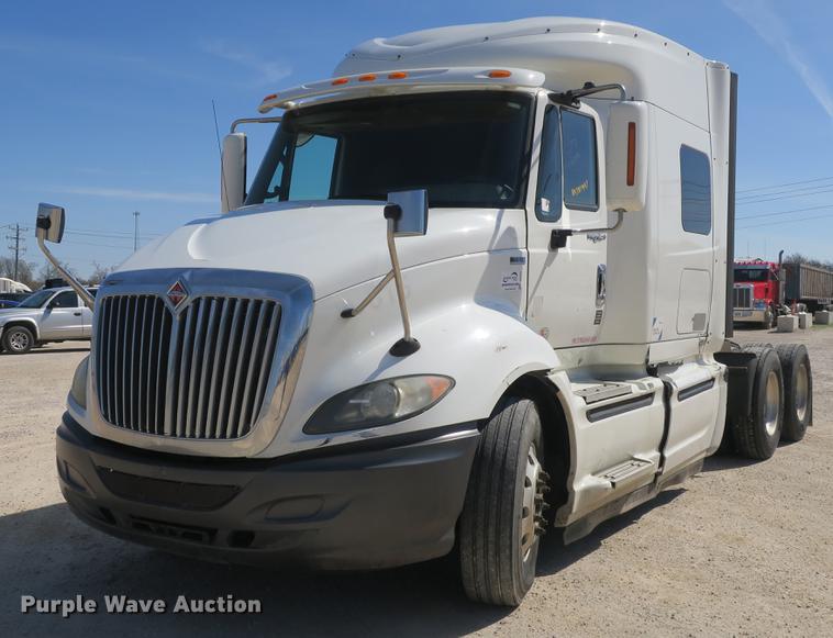 image for item DB8808 2011 International ProStar 113 semi truck