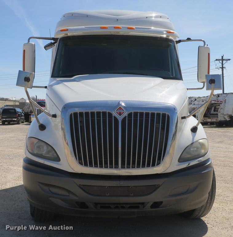 image for item DB8808 2011 International ProStar 113 semi truck