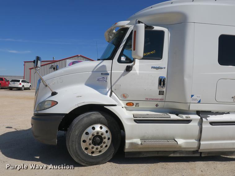 image for item DB8808 2011 International ProStar 113 semi truck