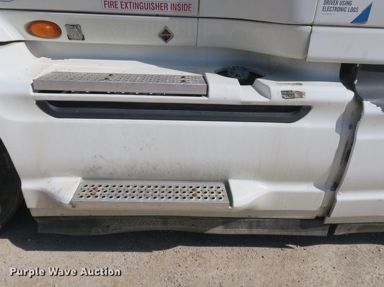 image for item DB8808 2011 International ProStar 113 semi truck