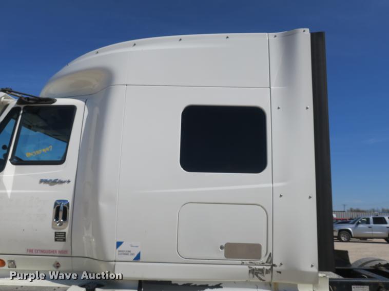 image for item DB8808 2011 International ProStar 113 semi truck