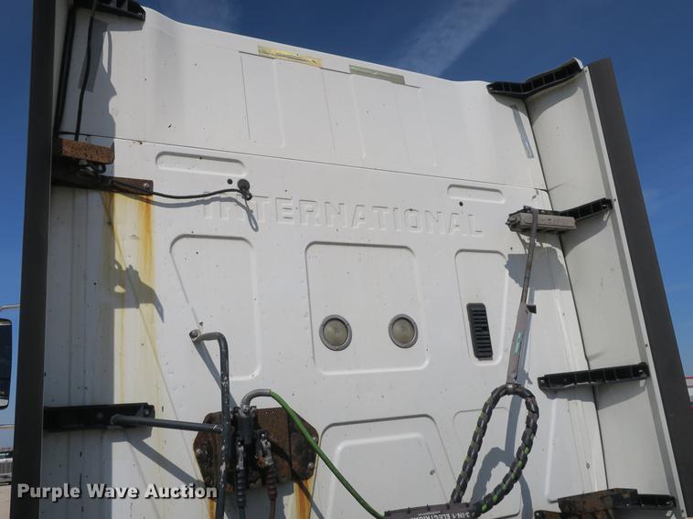 image for item DB8808 2011 International ProStar 113 semi truck