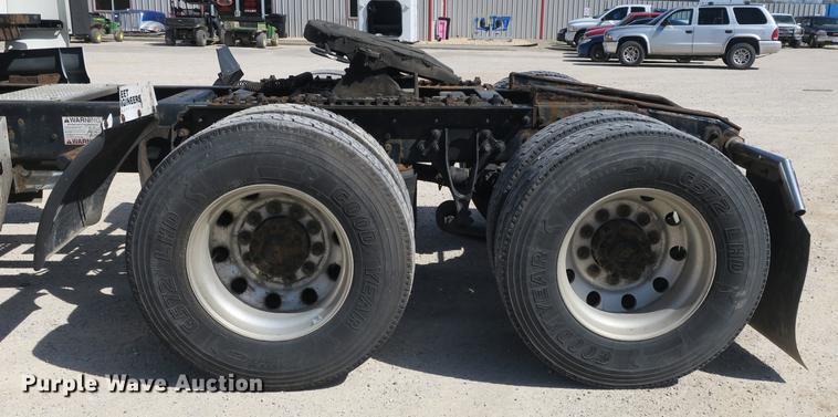 image for item DB8808 2011 International ProStar 113 semi truck