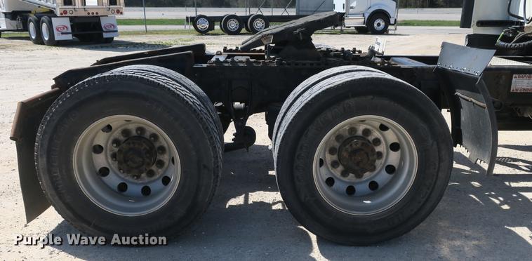 image for item DB8808 2011 International ProStar 113 semi truck