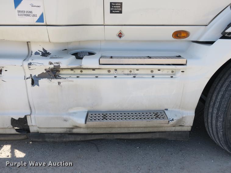 image for item DB8808 2011 International ProStar 113 semi truck