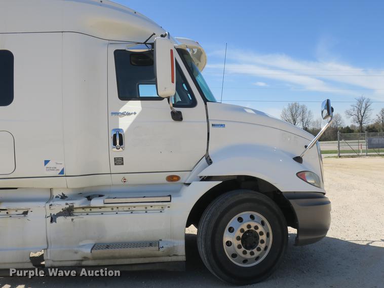 image for item DB8808 2011 International ProStar 113 semi truck