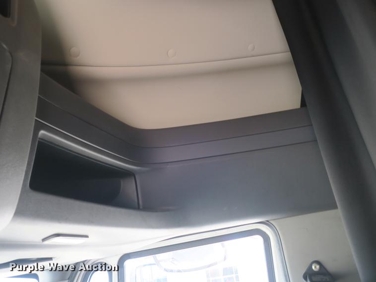 image for item DB8808 2011 International ProStar 113 semi truck