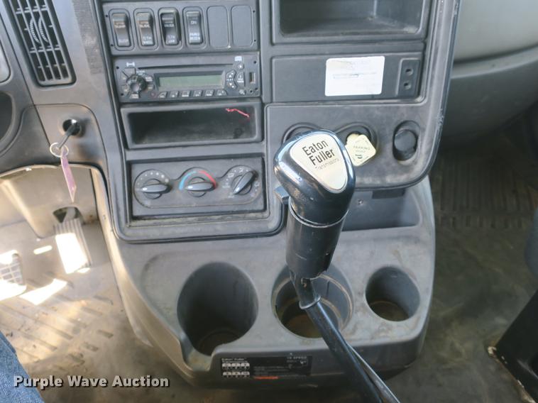 image for item DB8808 2011 International ProStar 113 semi truck