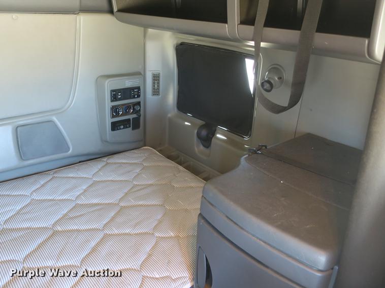 image for item DB8808 2011 International ProStar 113 semi truck