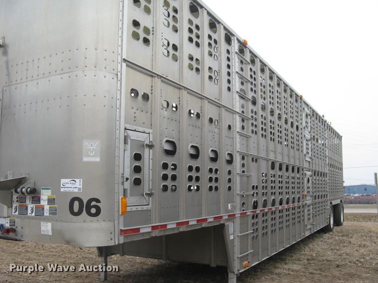 image for item DC1335 2011 Wilson Silver Star PSDCL-402 livestock trailer