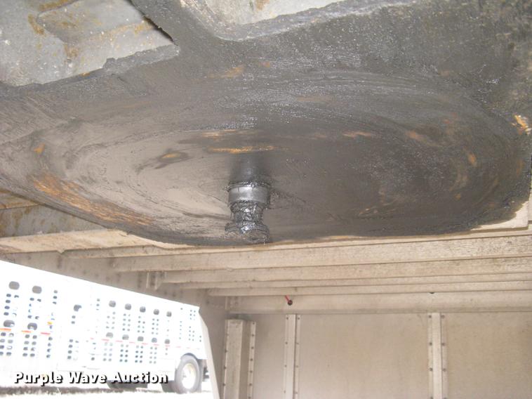 image for item DC1335 2011 Wilson Silver Star PSDCL-402 livestock trailer