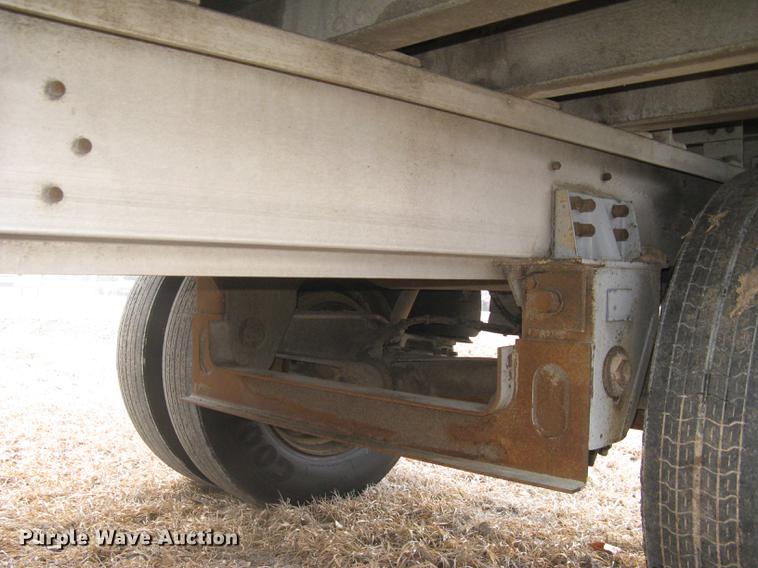 image for item DC1335 2011 Wilson Silver Star PSDCL-402 livestock trailer
