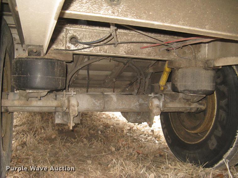 image for item DC1335 2011 Wilson Silver Star PSDCL-402 livestock trailer