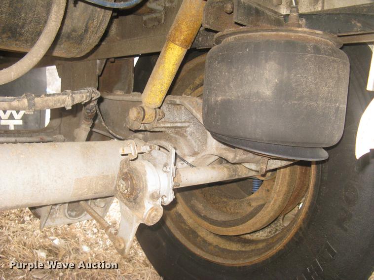 image for item DC1335 2011 Wilson Silver Star PSDCL-402 livestock trailer