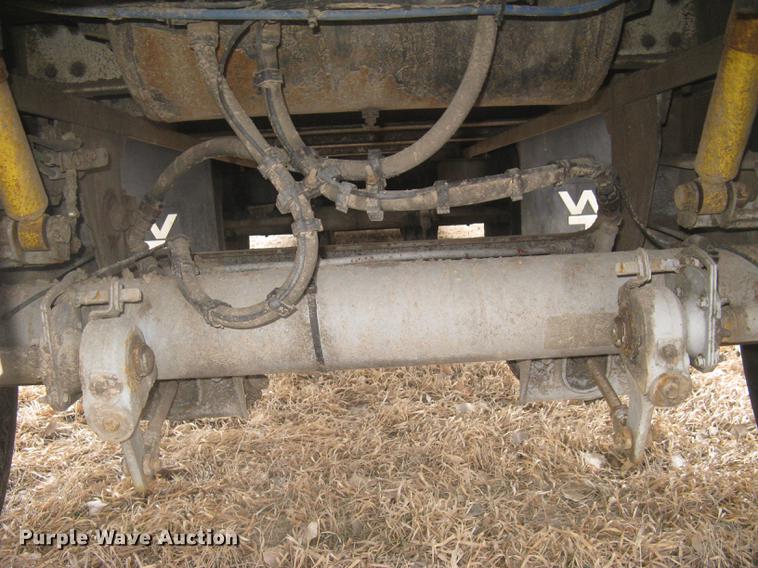 image for item DC1335 2011 Wilson Silver Star PSDCL-402 livestock trailer