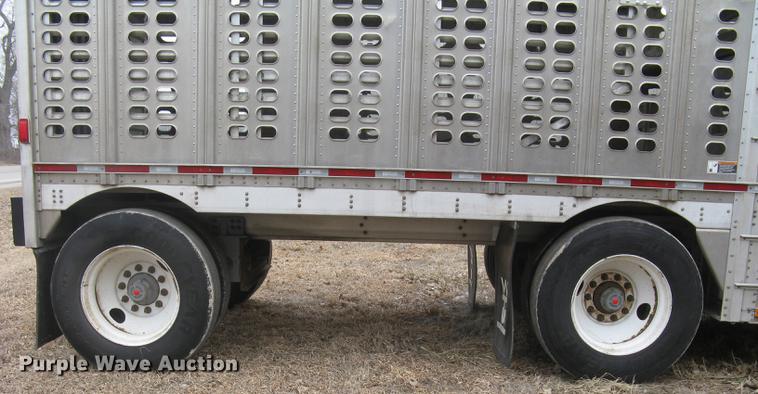 image for item DC1335 2011 Wilson Silver Star PSDCL-402 livestock trailer
