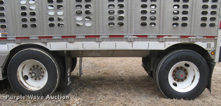 image for item DC1335 2011 Wilson Silver Star PSDCL-402 livestock trailer