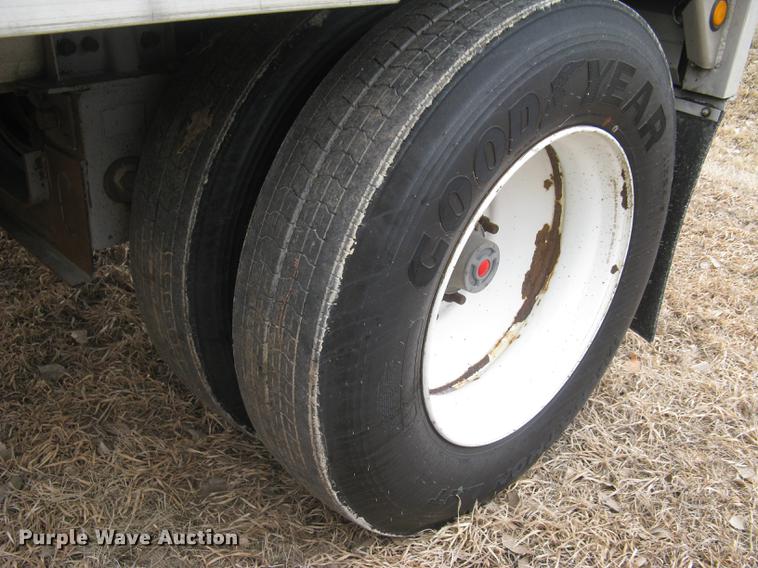 image for item DC1335 2011 Wilson Silver Star PSDCL-402 livestock trailer