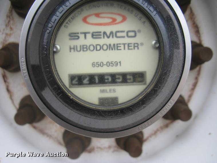 image for item DC1335 2011 Wilson Silver Star PSDCL-402 livestock trailer