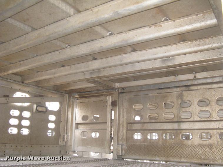 image for item DC1335 2011 Wilson Silver Star PSDCL-402 livestock trailer