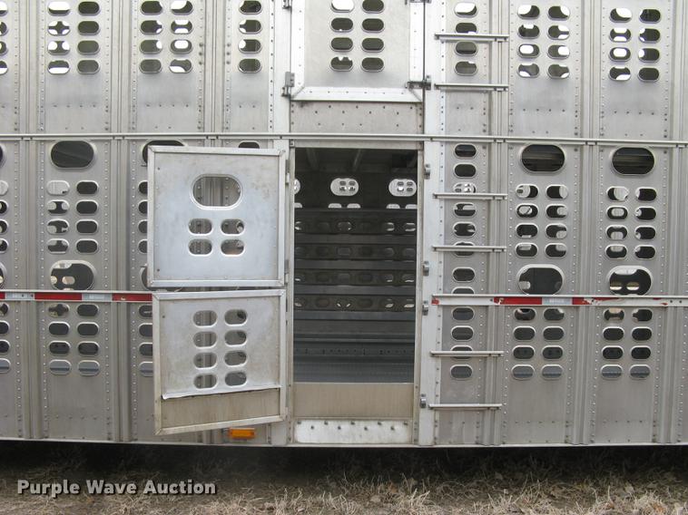 image for item DC1335 2011 Wilson Silver Star PSDCL-402 livestock trailer