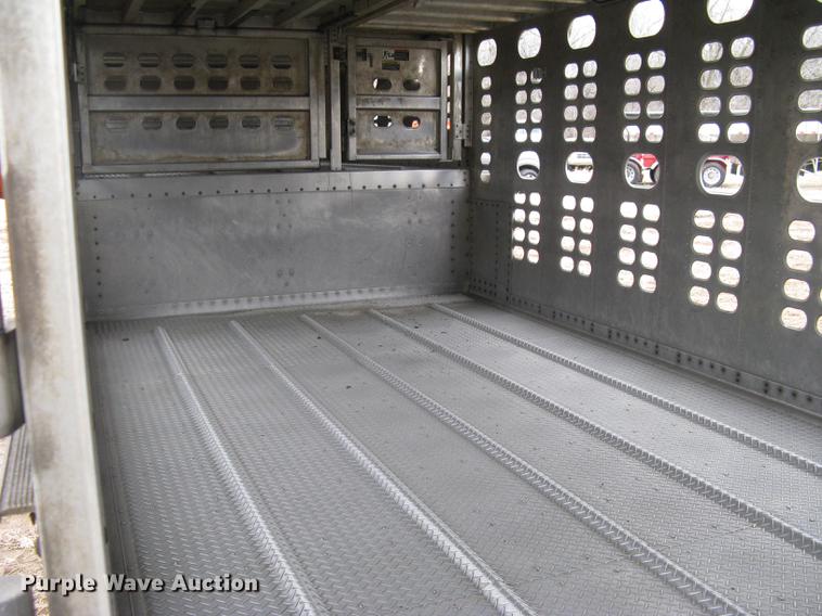 image for item DC1335 2011 Wilson Silver Star PSDCL-402 livestock trailer