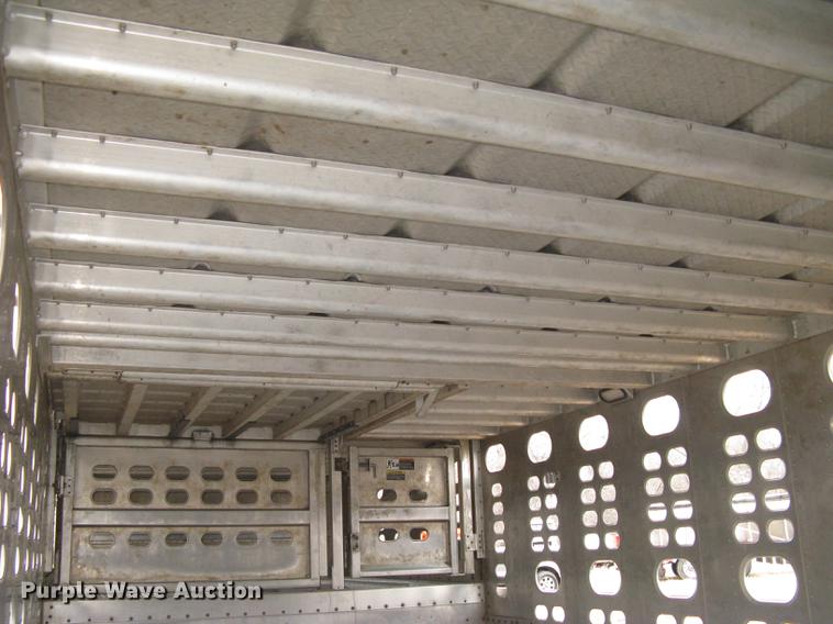 image for item DC1335 2011 Wilson Silver Star PSDCL-402 livestock trailer