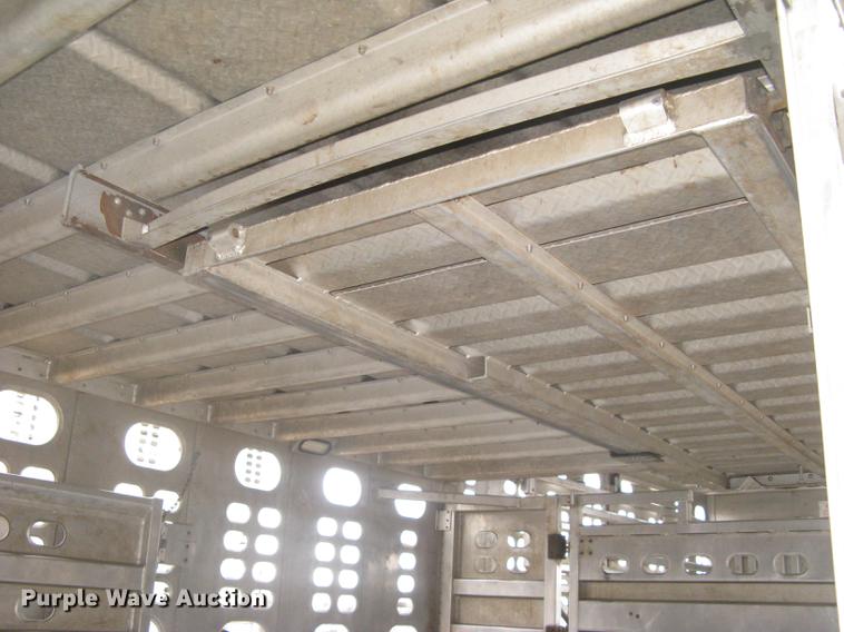 image for item DC1335 2011 Wilson Silver Star PSDCL-402 livestock trailer