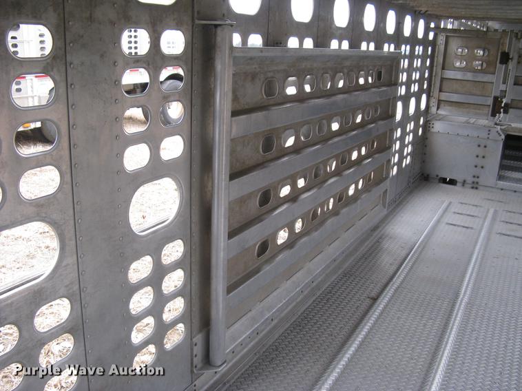image for item DC1335 2011 Wilson Silver Star PSDCL-402 livestock trailer