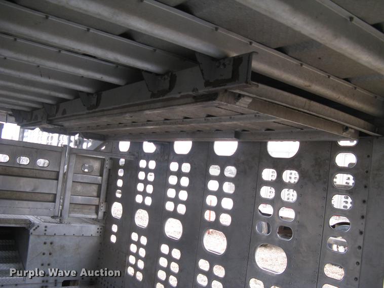 image for item DC1335 2011 Wilson Silver Star PSDCL-402 livestock trailer